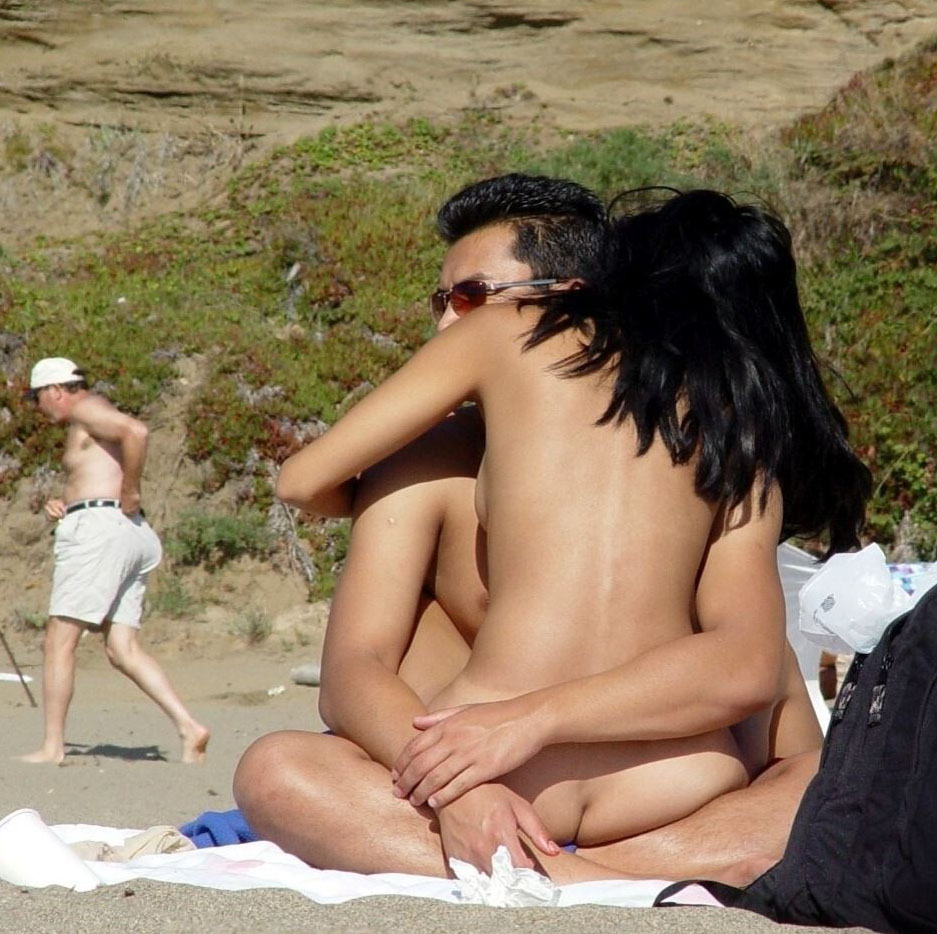 Nudist beach photo in the Sex on beach gallery