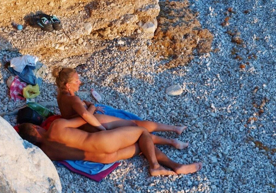 Nudist beach photo in the Sex on beach gallery