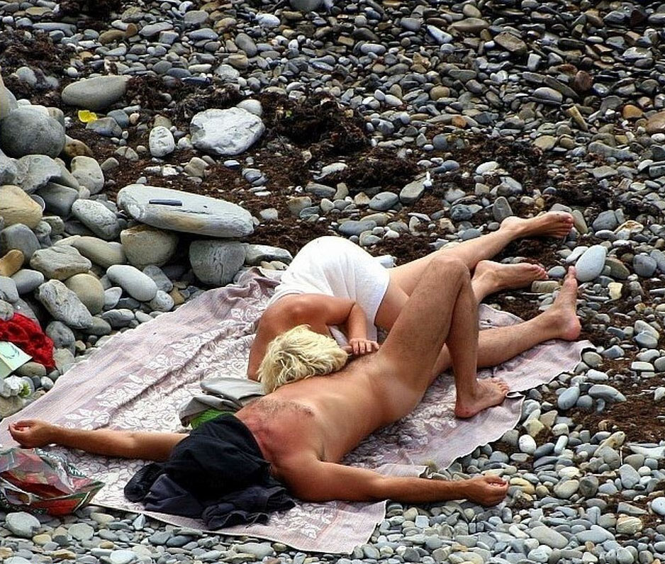 Nudist beach photo in the Sex on beach gallery