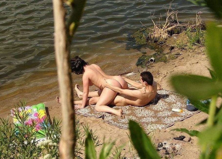Nudist beach photo in the Sex on beach gallery