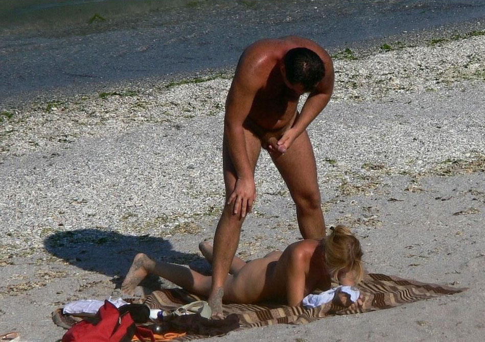 Nudist beach photo in the Sex on beach gallery