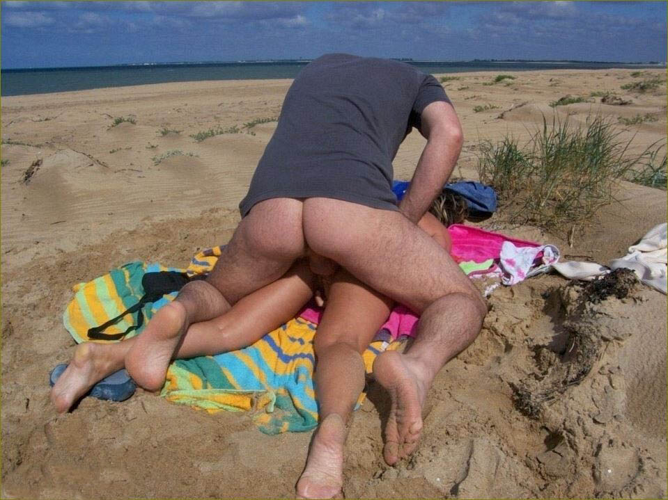 Nudist beach photo in the Sex on beach gallery