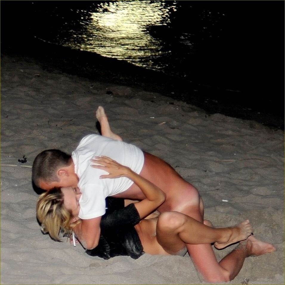 Nudist beach photo in the Sex on beach gallery
