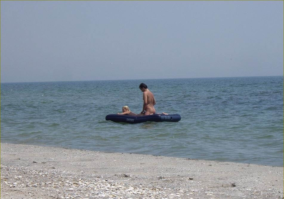 Nudist beach photo in the Sex on beach gallery