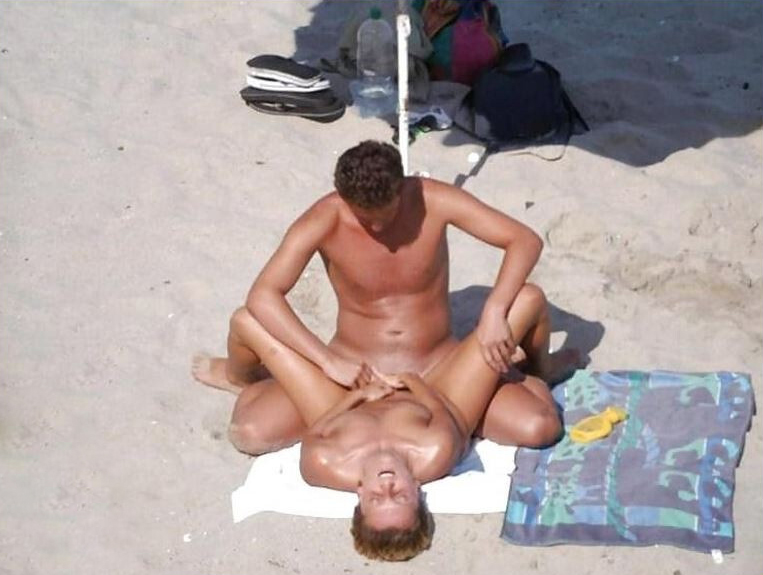 Nudist beach photo in the Sex on beach gallery
