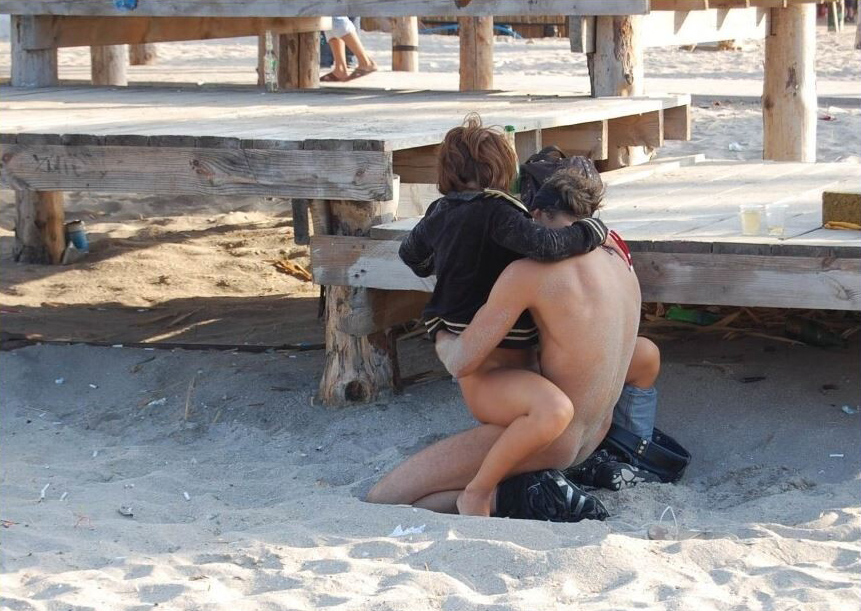Nudist beach photo in the Sex on beach gallery