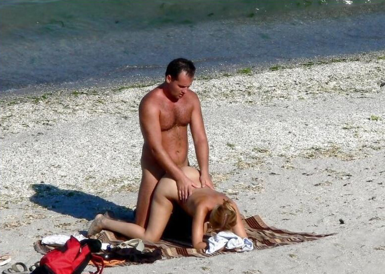 Nudist beach photo in the Sex on beach gallery