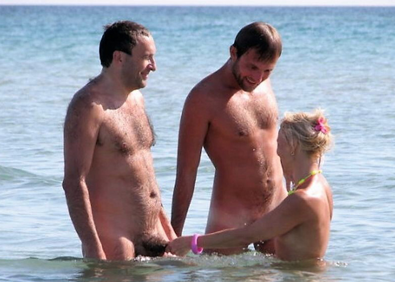 Nudist beach photo in the Sex on beach gallery