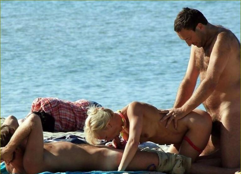 Nudist beach photo in the Sex on beach gallery