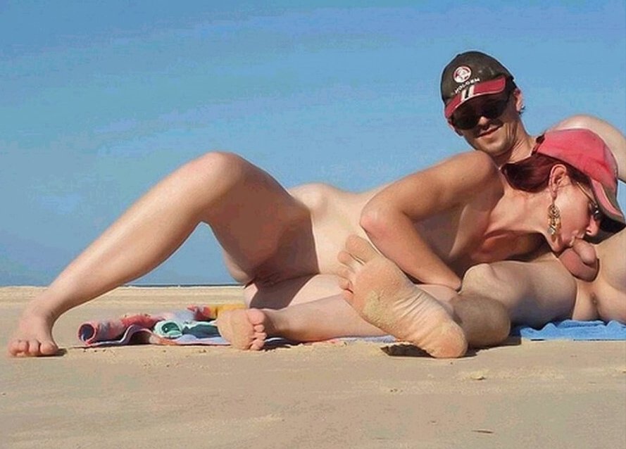 Nudist beach photo in the Sex on beach gallery