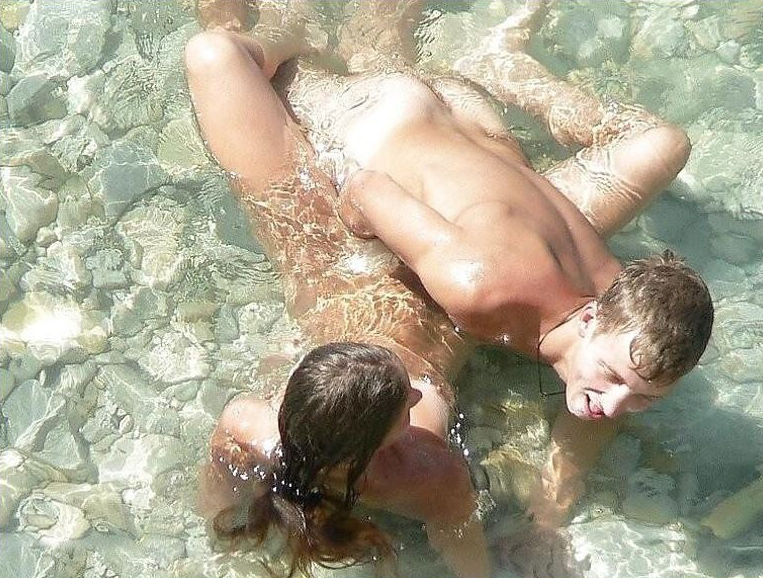 Nudist beach photo in the Sex on beach gallery