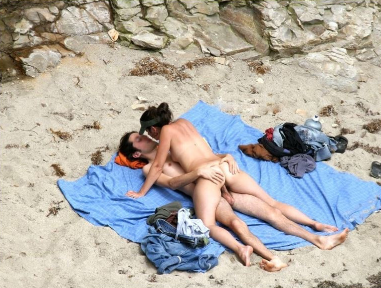 Nudist beach photo in the Sex on beach gallery