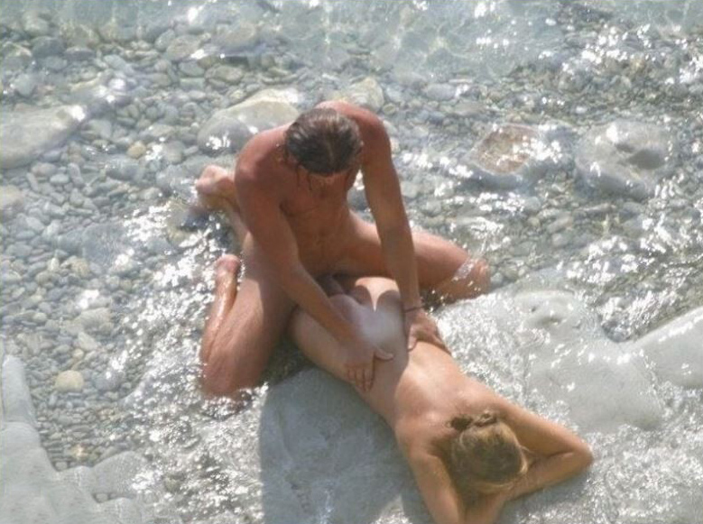 Nudist beach photo in the Sex on beach gallery